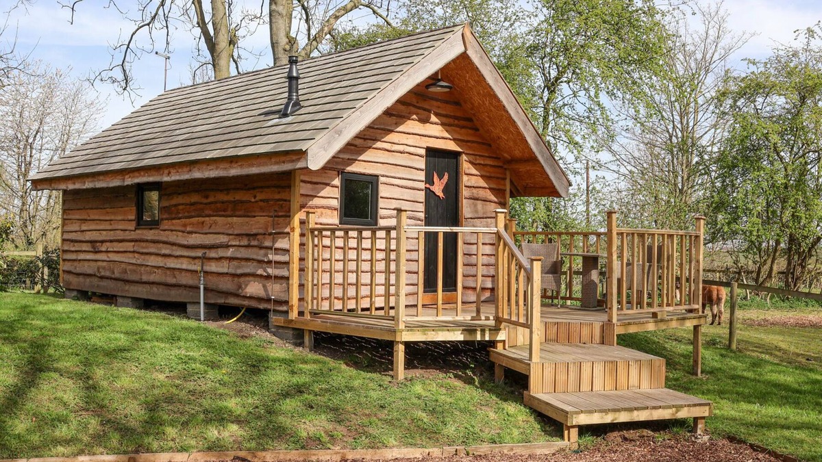 Bedale Cottage | DUCK LODGE, romantic, character holiday cottage in Bedale