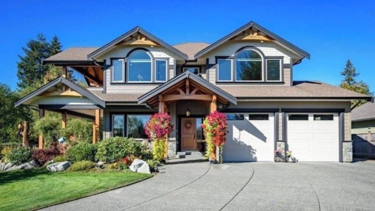 Courtenay House | Duck Pond Oasis with Hot Tub & Gym! (Pet-Friendly!)