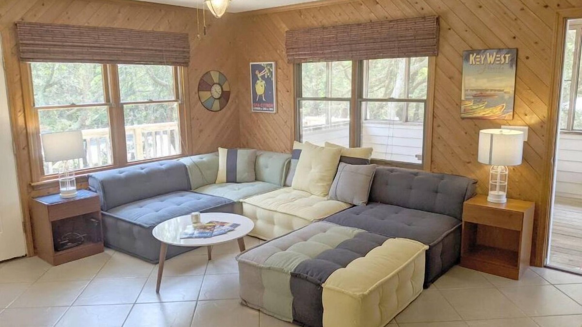 Southern Shores House | Duck Road Central Location🐶Dog Friendly🎾Parking &Tennis Pass⛱Walk to the Beach