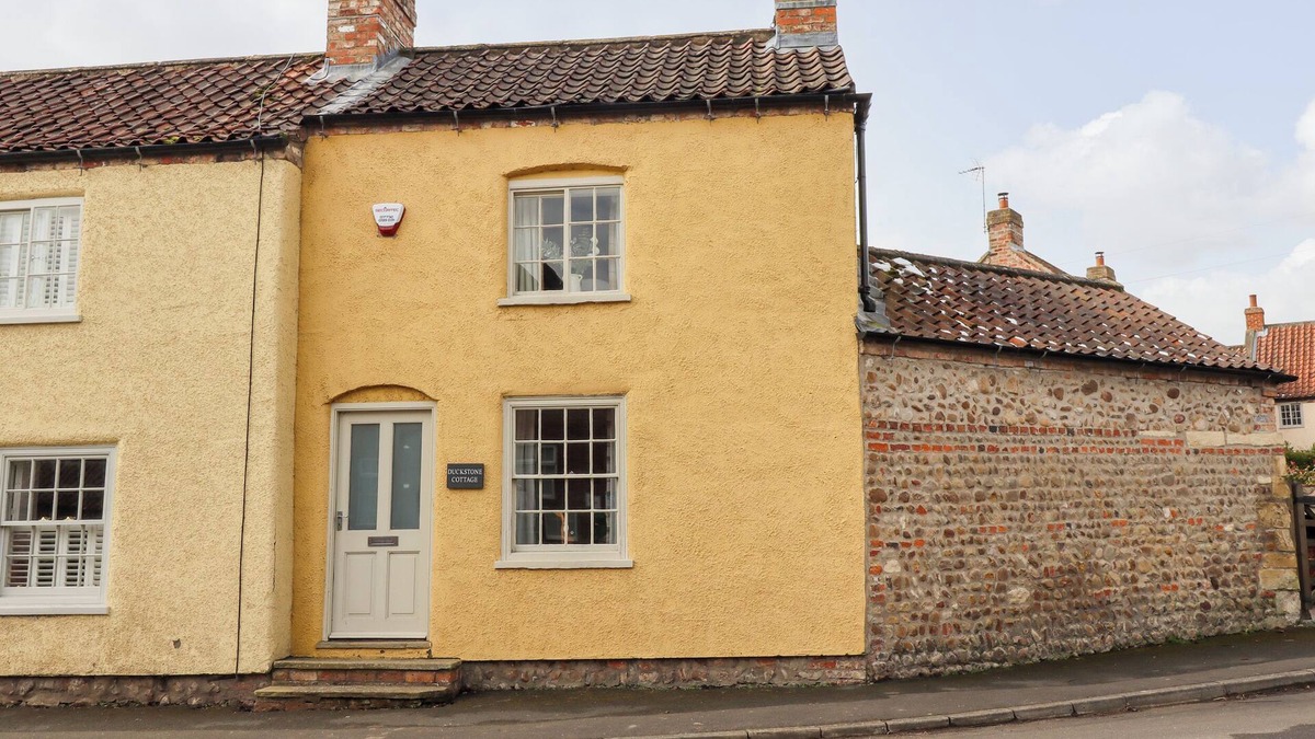Whixley Cottage | DUCKSTONE COTTAGE, pet friendly, character holiday cottage in Whixley