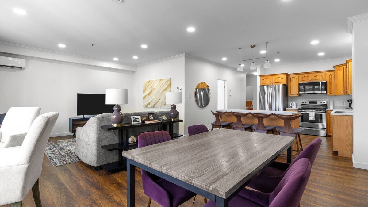 Downtown St. John's Apartment | Duckworth | King & Queen | Sub Penthouse | Signal Hill & Harbour Vw