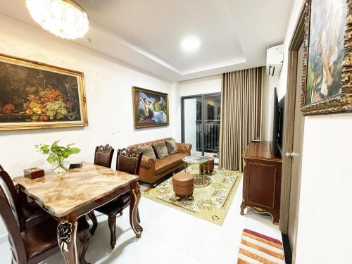 Thu Dau Mot Apartment | Ductaigallery's Entire Apt & Happy One Building
