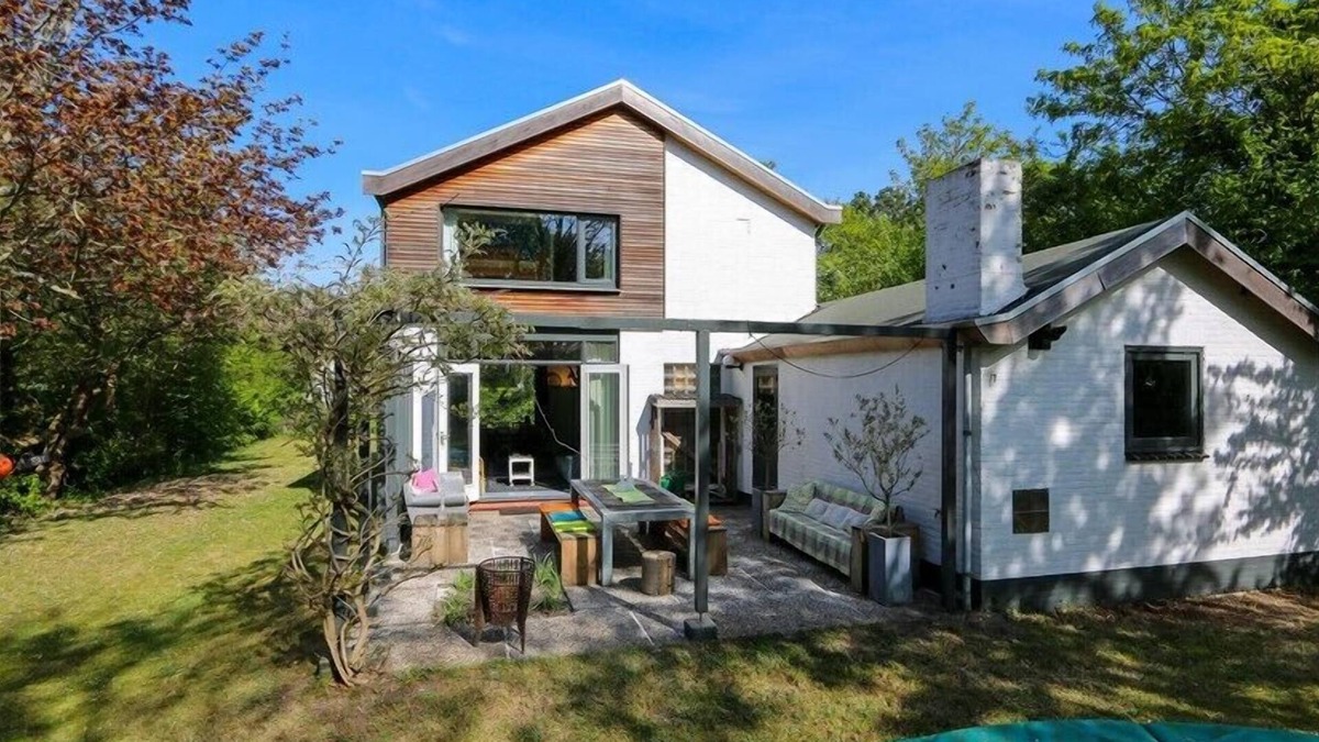 Nieuw-Haamstede House | Duindoornweg 7 holiday home with large garden on unique spot