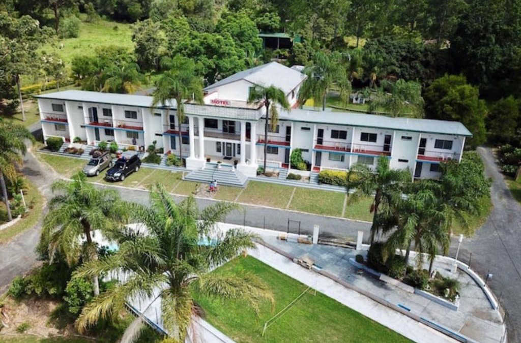 Tyndale Apartment | Dukes Plantation Retro Motel
