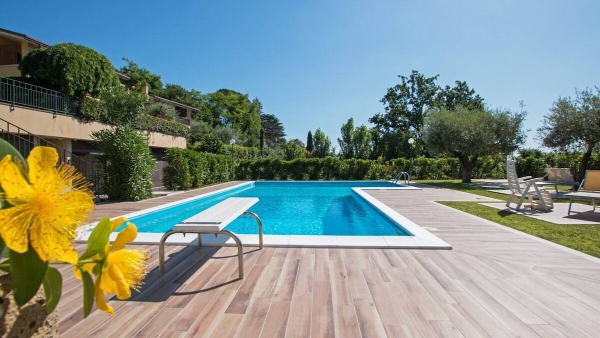 Soiano del Lago Apartment | Dulcamara con piscina by Wonderful Italy