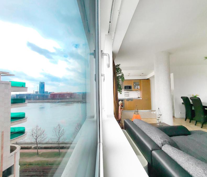Ferencvaros Apartment | Duna Panorama 90 m2