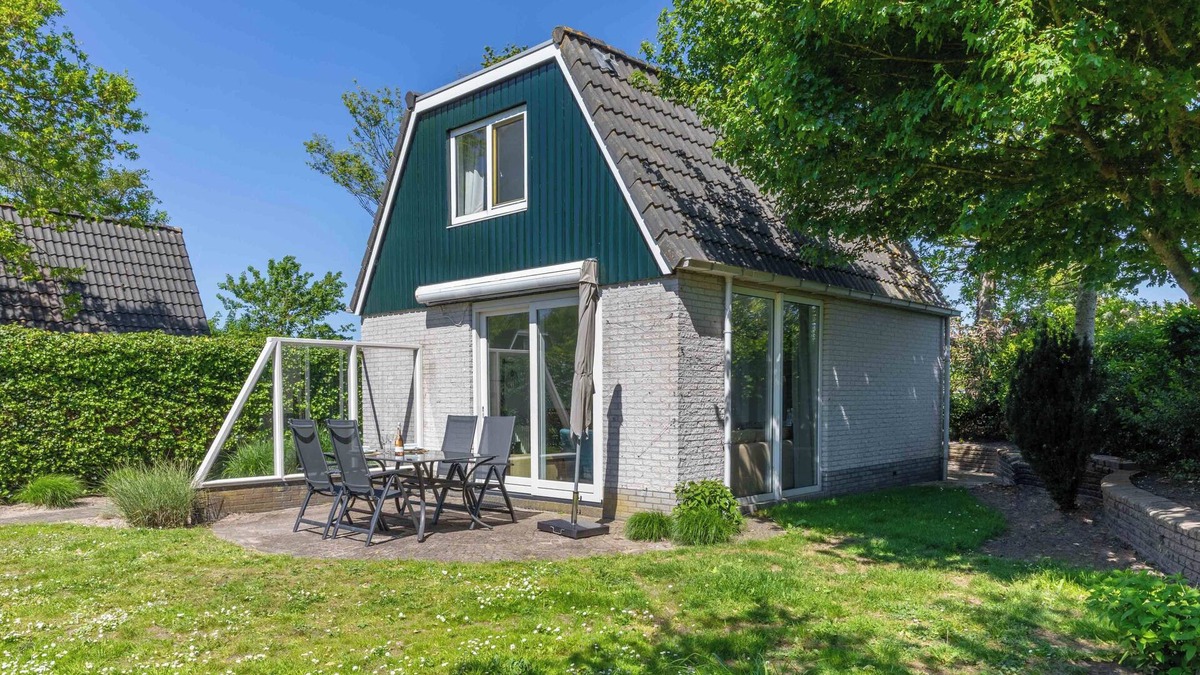 Egmond-Binnen House | Dune Bungalow directly against the dunes for 5 persons. Holiday home, Privacy, Walking, Cycling.