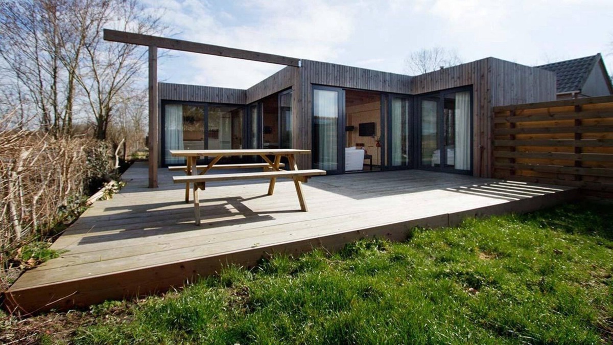 Egmond aan den Hoef Apartment | Dunes of Egmond is located in the middle of the dune area of ​​Egmond-Binnen. 1.5km from the beach. Very private, in nature and great for children.