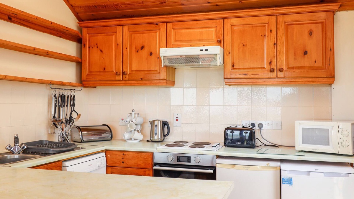 Embleton Cottage | DUNSTANBURGH VIEW, pet friendly, country holiday cottage in Embleton