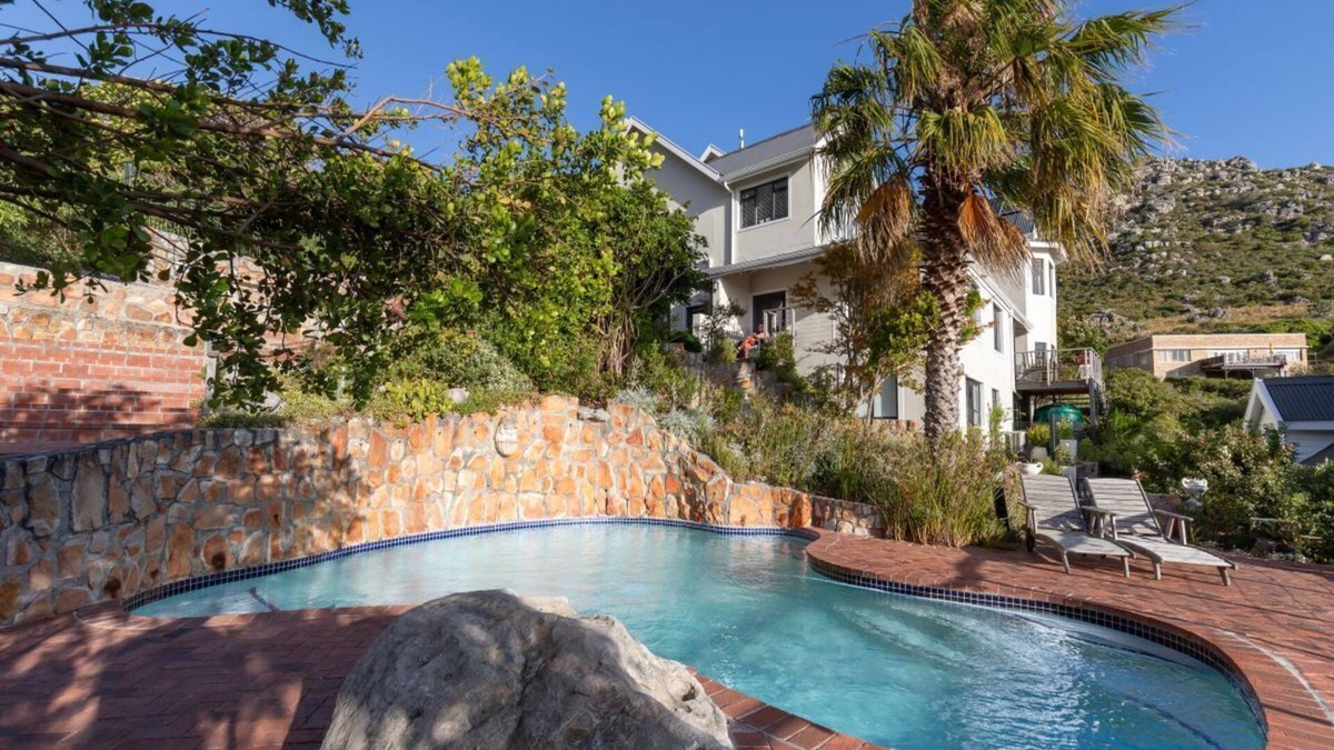 Clovelly Cabin | Dunvegan Lodge
