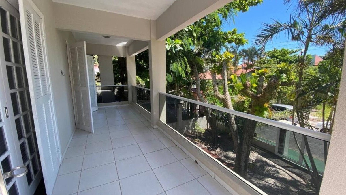 Ingleses Sul Apartment | Duplex with barbecue 70 meters from the sea on Ingleses beach