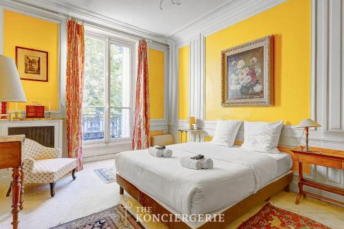 Quartier Sainte-Marguerite Apartment | Dupex d'artiste de 155 M2 6P au coeur de Paris