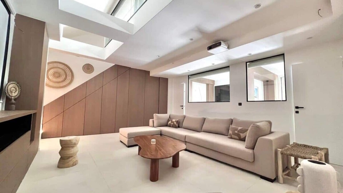 Quartier de la Roquette Apartment | Duplex élégant au cœur du Marais avec cinéma - 6P