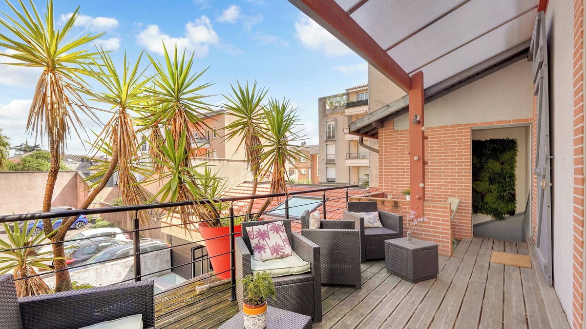 Minimes - Barriere de Paris Apartment | Duplex apartment in the heart of Les Minimes, close to the Canal du Midi and the metro.