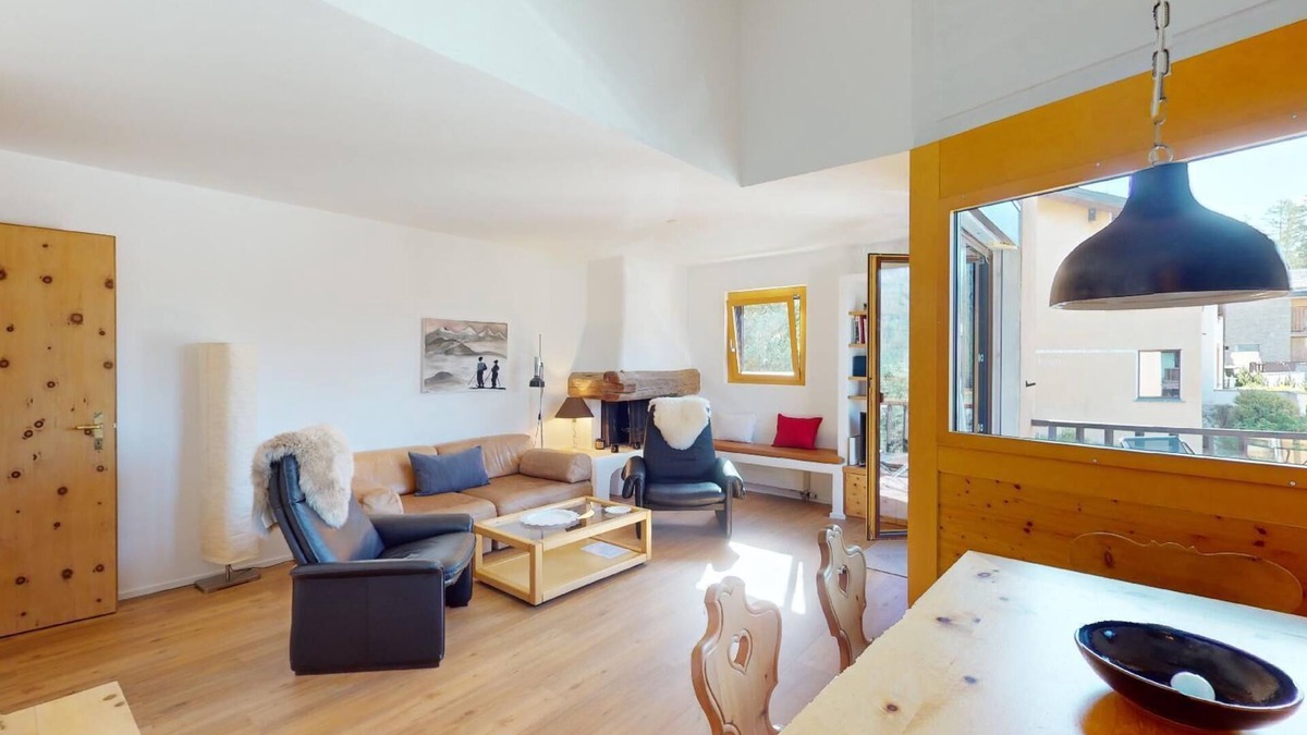 Pontresina Apartment | Duplex apartment located above the village of Pontresina with dream view.