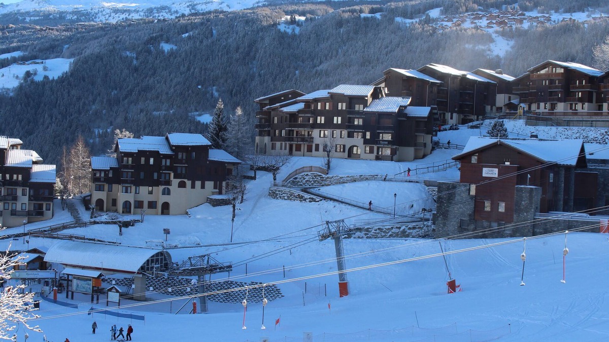 Montchavin Apartment | Duplex at the foot of the slopes and pool