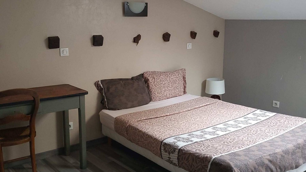 Roanne Apartment | DUPLEX FACING THE LOIRE (APT N°03)