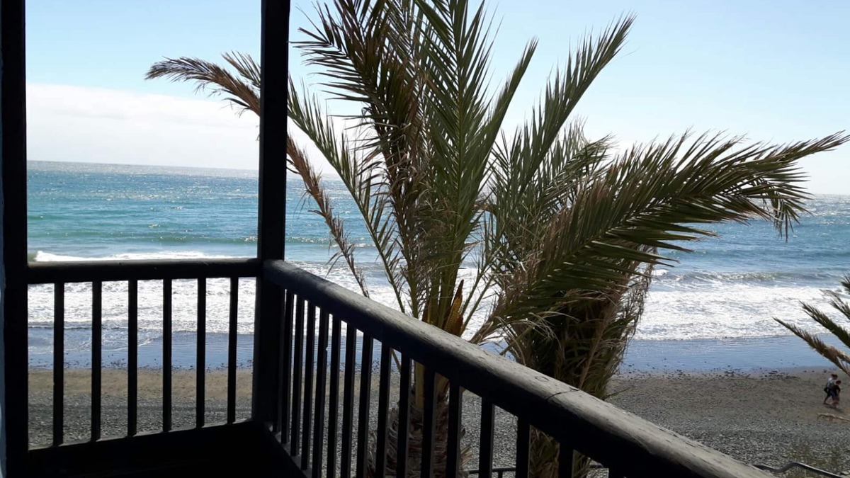 Playa del Aguila House | Duplex first line on the beach overlookin the sea Swimming pool - Wifi