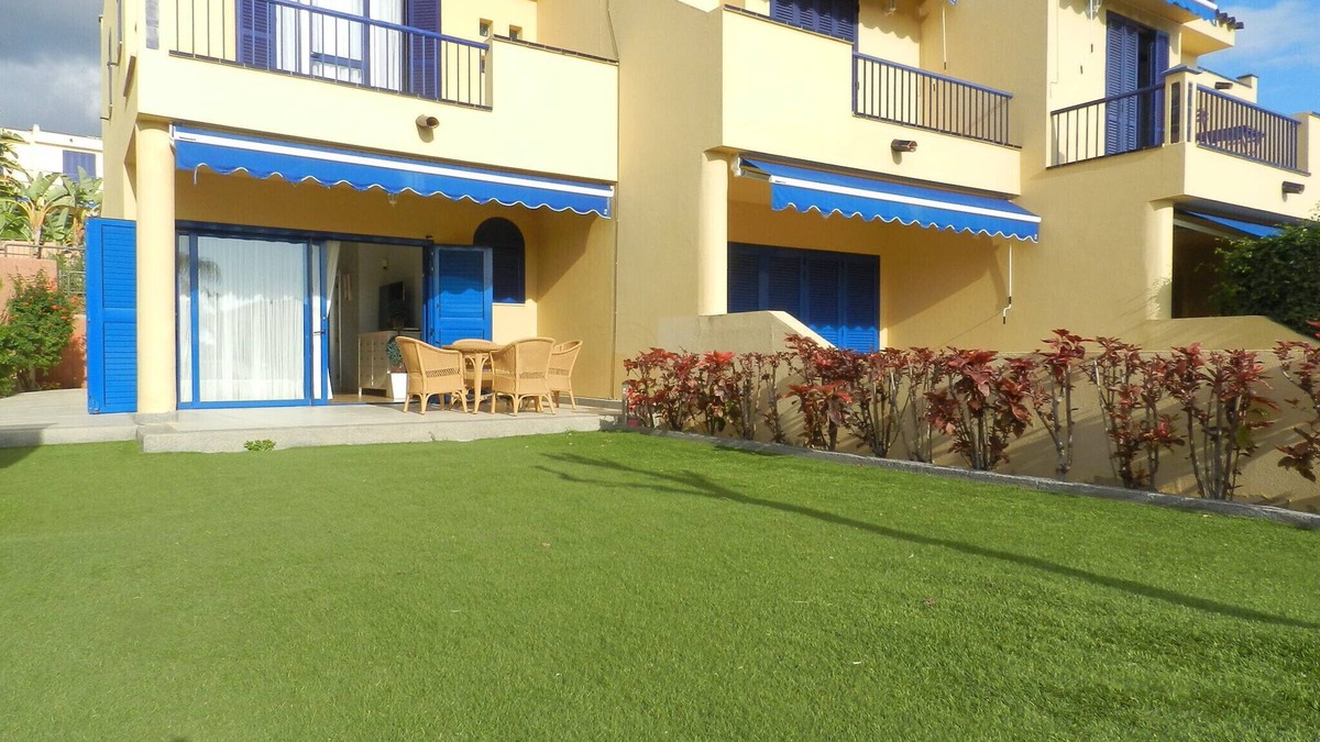 Costa Meloneras Ski Chalet | Duplex great garden Meloneras By CanariasGetaway