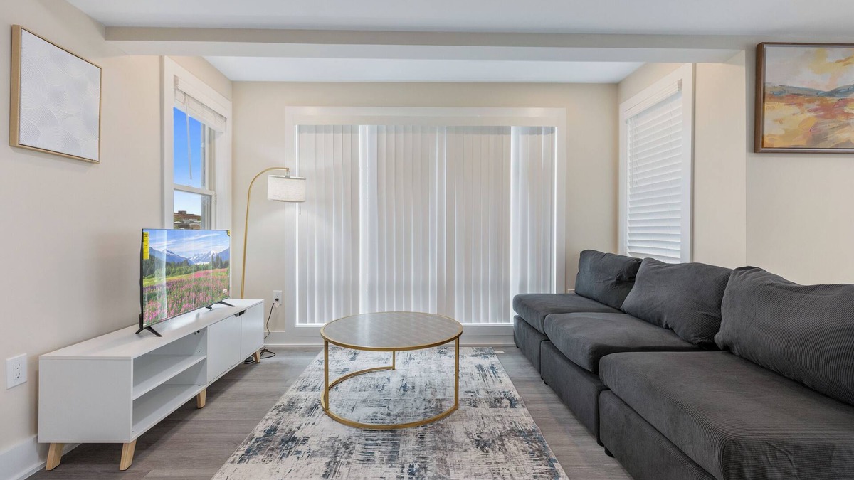 Columbia Heights Apartment | Duplex near Metro New Apartment 2BR