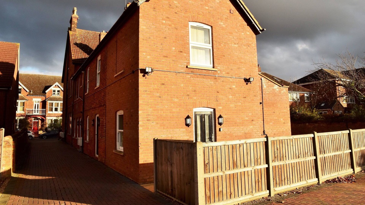 Bedford Apartment | Duplex One Bed Apartment