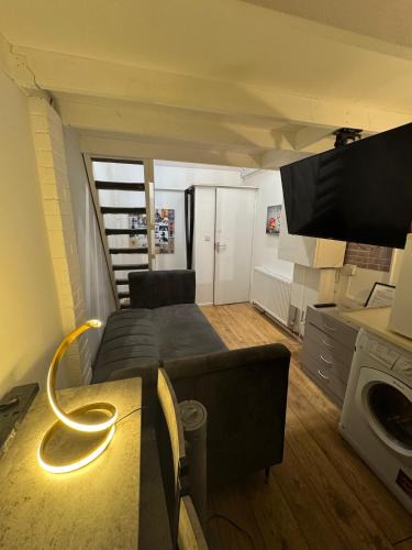 Tea Green Apartment | Duplex Studio 3 minute drive from Luton airport