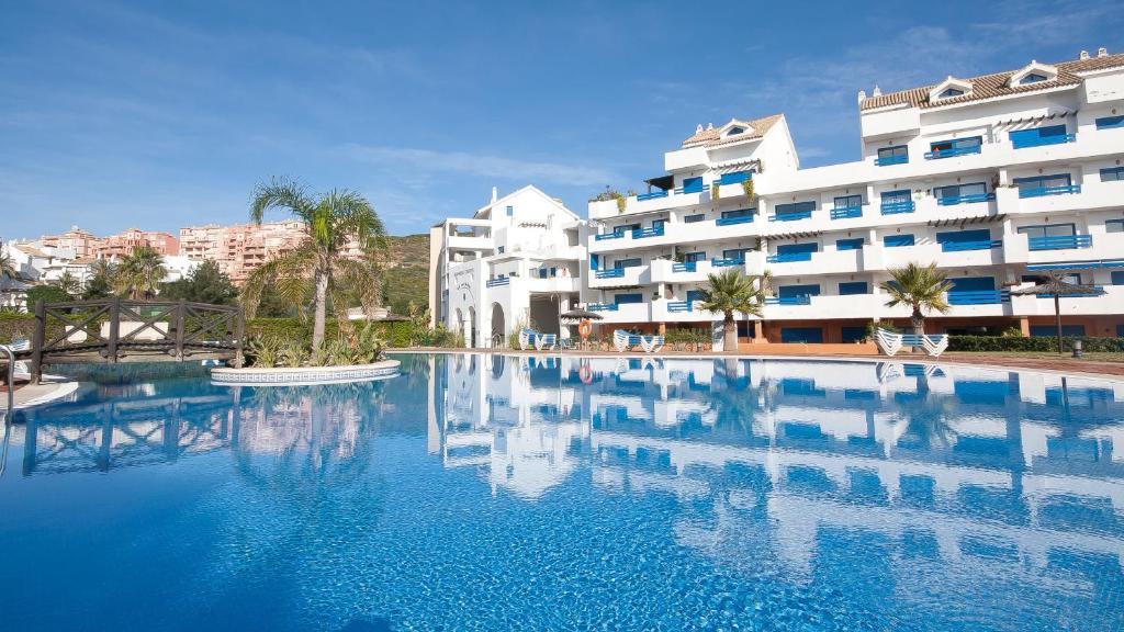 Castillo de Sabinillas Apartment | Duqua Suites Golf and Gardens