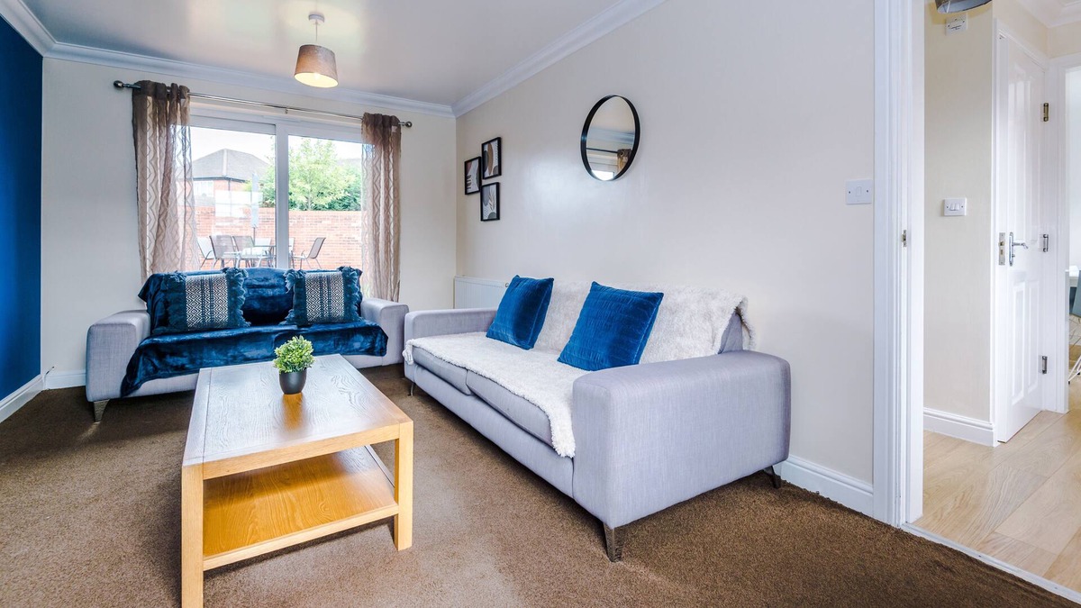 Chorley House | Durham House, Fab 4 bed Townhouse in Buckshaw Village, Chorley with FREE parking & WiFi