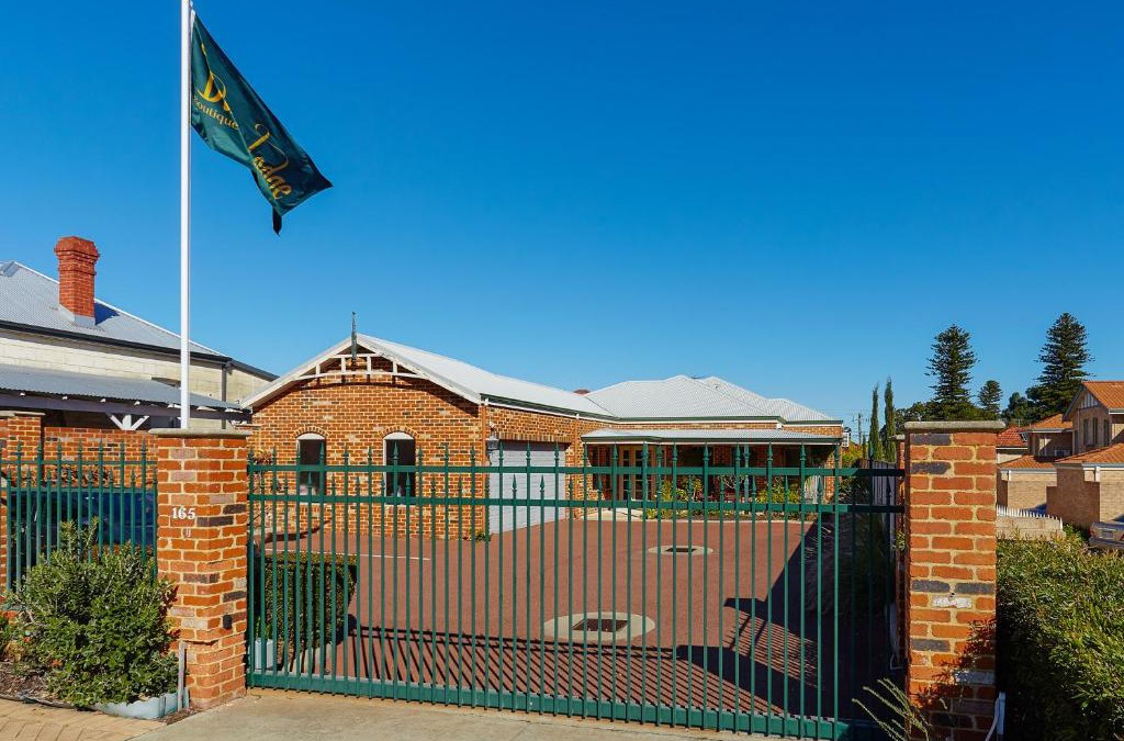 Victoria Park Bed & Breakfast | Durham Lodge Bed & Breakfast