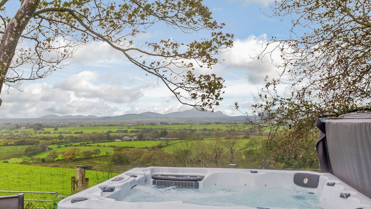 Criccieth Cottage | Dutch Barn Two - UK12873