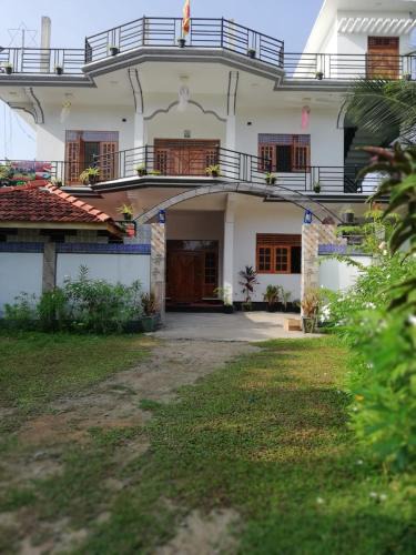 Manmunai North House | Dutch beach rest in