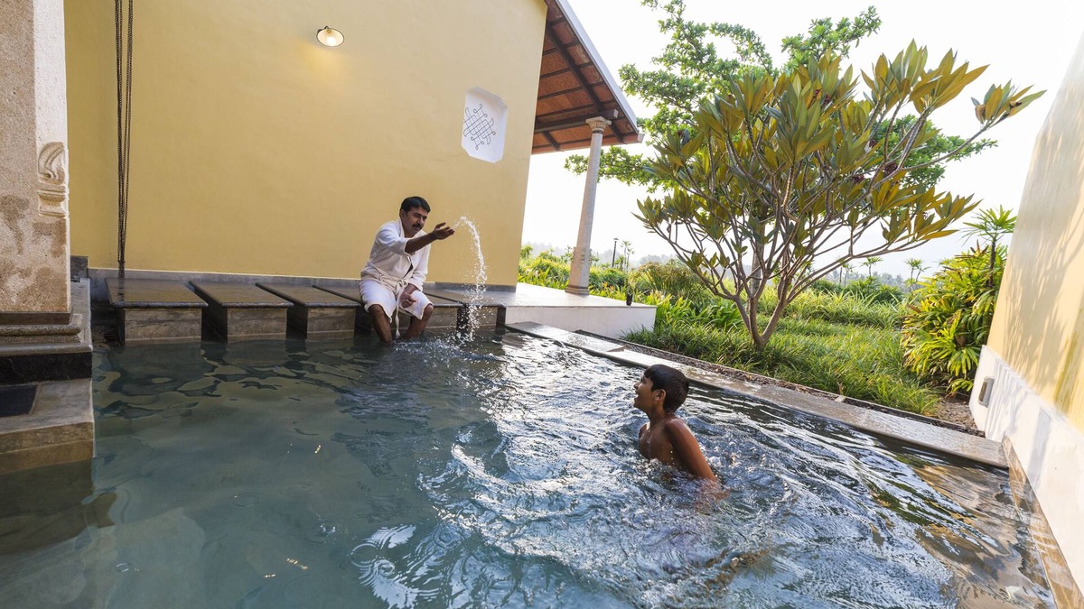 Perumal Kovil Pathy Hotel | Dvara Siruvani