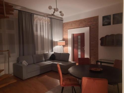 Jaroslaw Apartment | Dwupoziomowy Apartament w Centrum Miasta