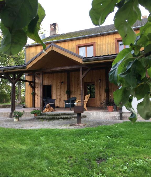 Biksti Hotel | Dzirnaviņas