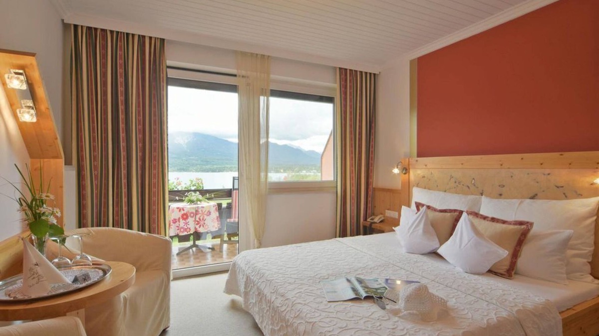 Drobollach am Faakersee House | E Appartement, Balkon und Seeblick - Biohof Naturzeit Faaker See