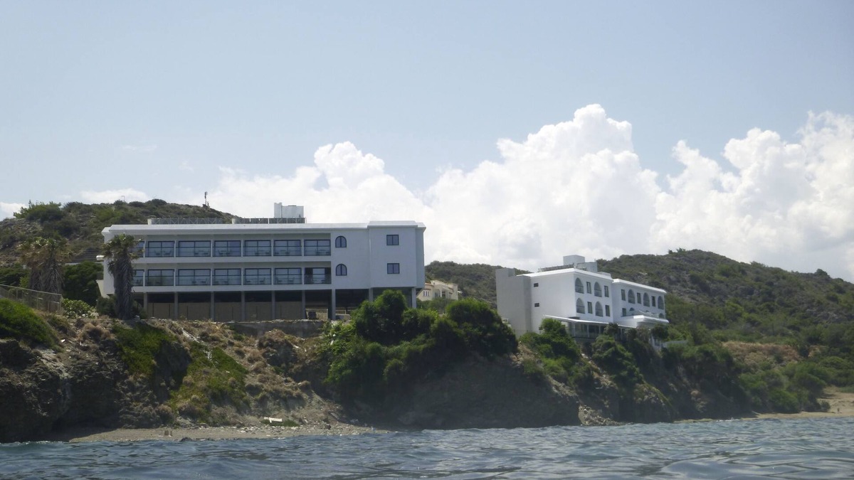 Kato Pyrgos Hotel | E.J. Pyrgos Bay Hotel