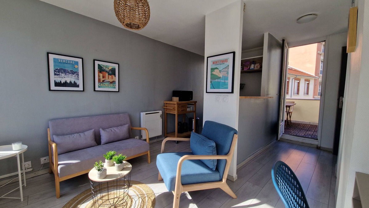 Quartier Hyper-Centre Apartment | #E0 | View on the Bastille 🚠 Alsace Lorraine | Terrace