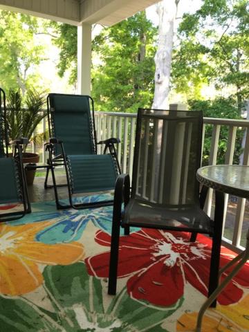 Demere Park Apartment | E12 Awesome renovation, comfy well stocked kitchen make some memories!