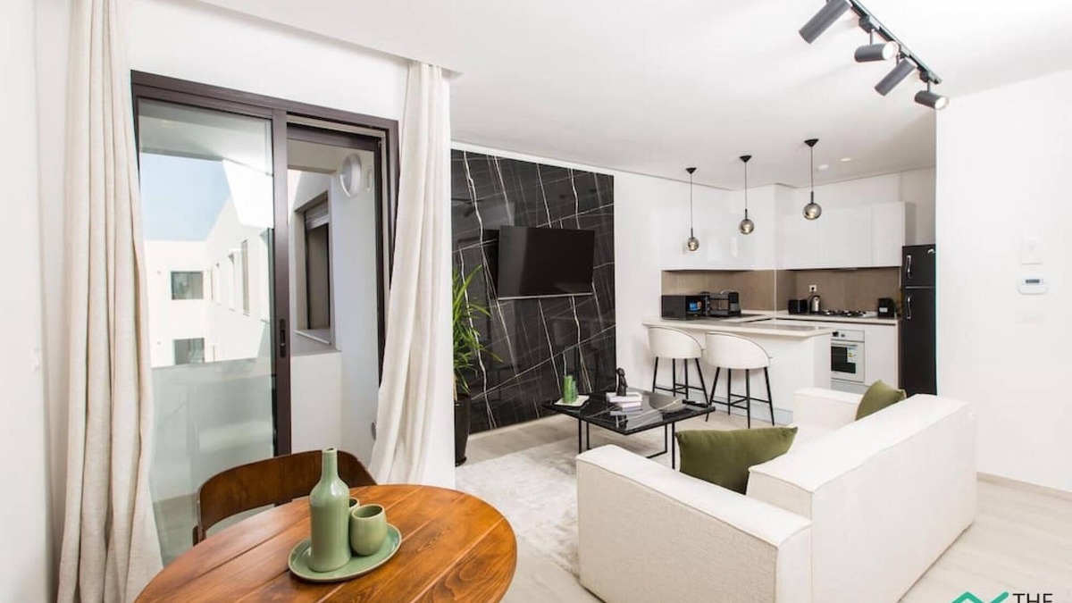 La Marsa Apartment | E24: Grand Luxe tout équipé et central