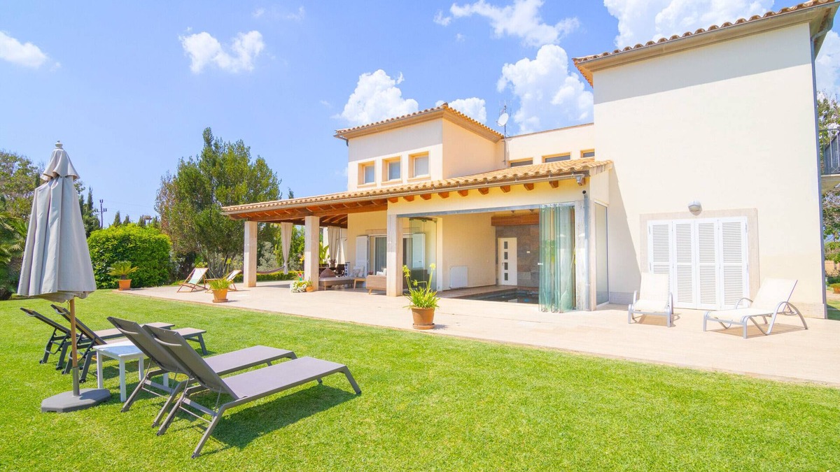 Inca Villa | E421 Sa Roqueta by Mallorca Villa Selection