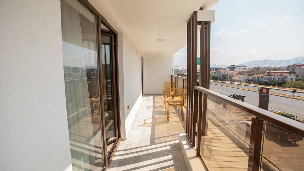 Burhaniye Hotel | E87 Highway Otel
