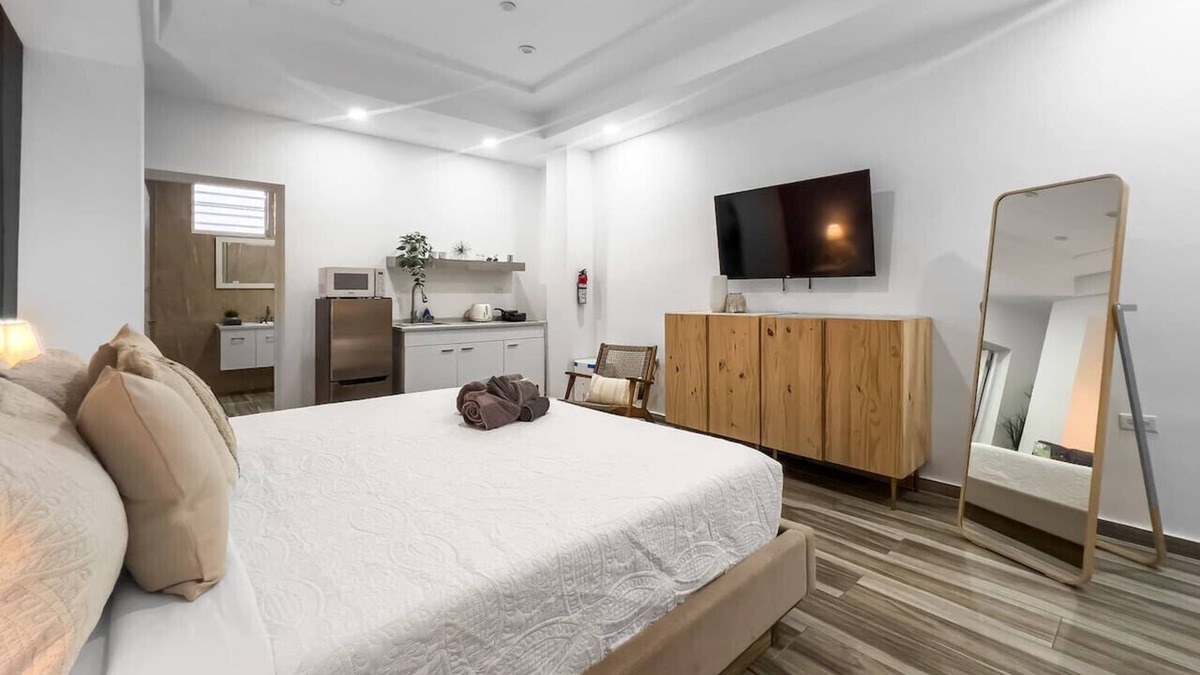 Gobernador Pinero Villa | Each Guest House 2-1 | Boho Studio Apt @ San Juan