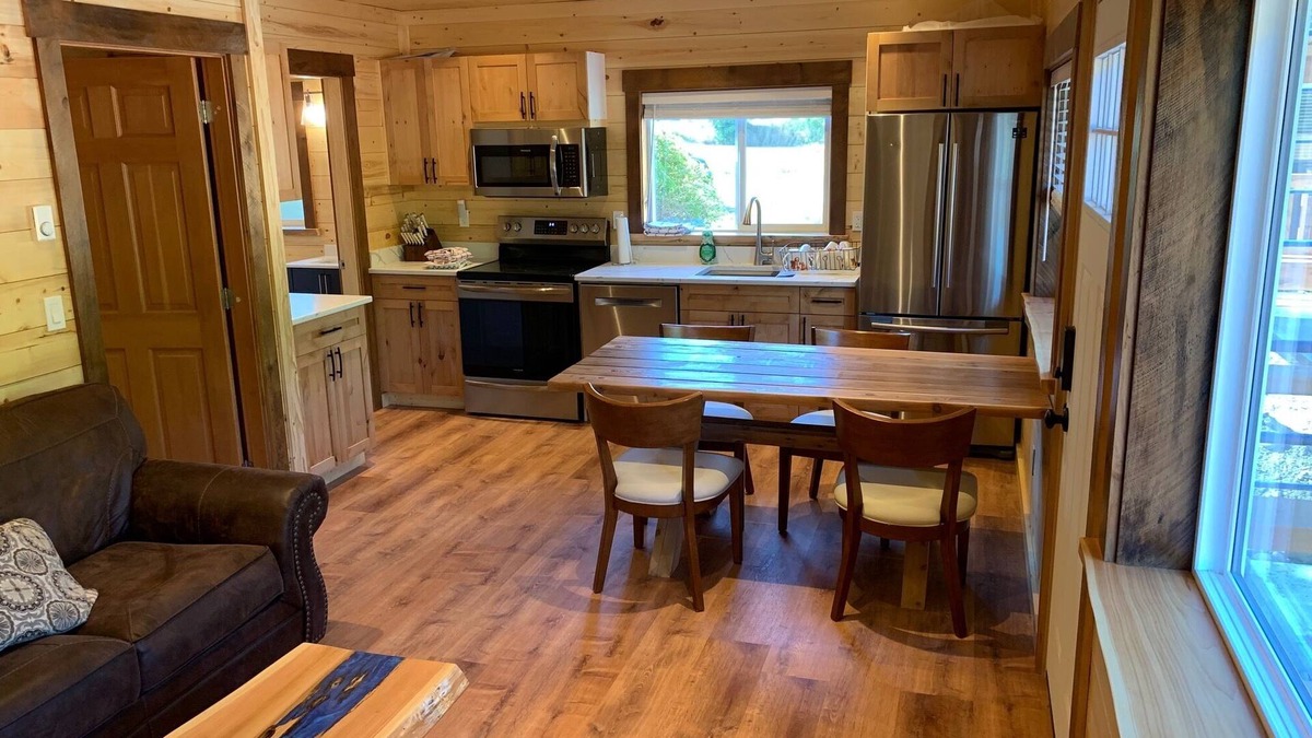Ucluelet Cabin | Eagle Cabin - Brand new all wood 3 bedroom cabin