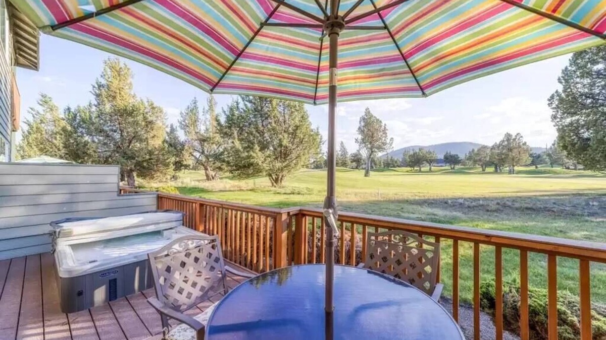 Redmond House | Eagle Crest: Resort Amenities-Spa-9th Hole-Views!