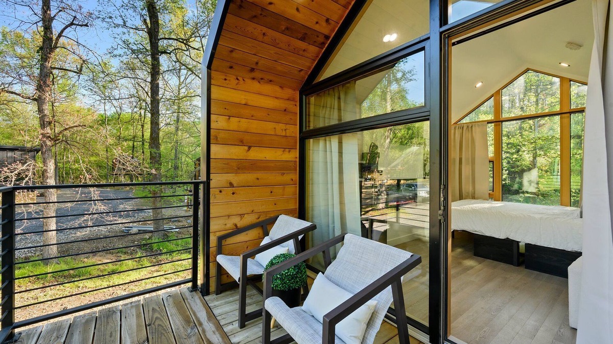 Broken Bow Cabin | Eagle Escape|1BD Treehouse|Hot Tub|Mini Golf|Corn Hole