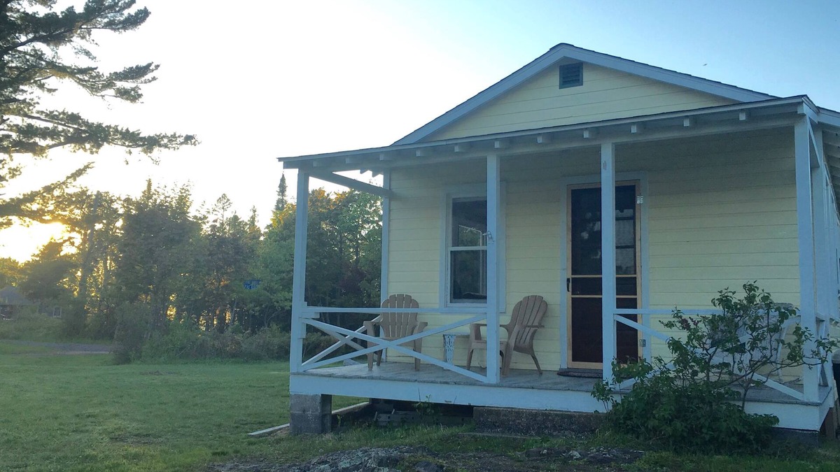 Eagle Harbor Cottage | Eagle Harbor's Hilltop Cottage