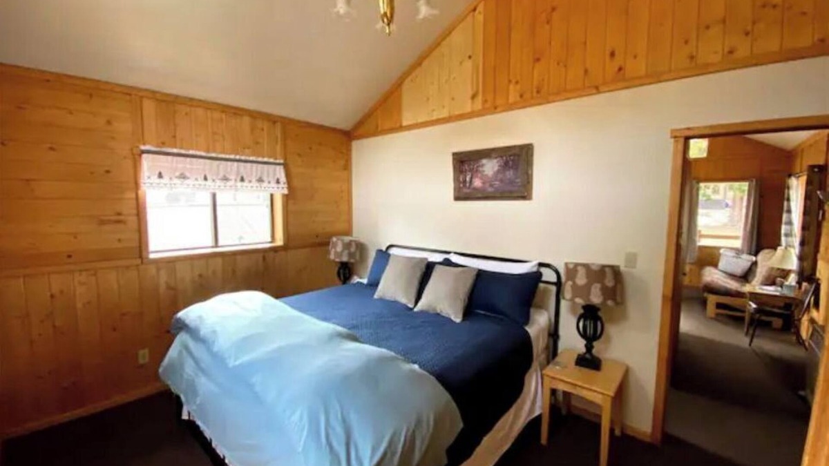 Cooke City-Silver Gate House | Eagle Nest Cabin Yellowstone Getaway in Cooke City