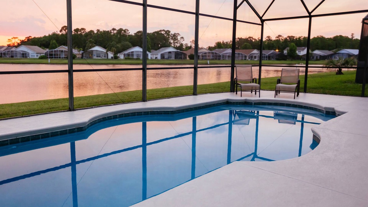 Eagle Pointe South House | EAGLE POINTE SOUTH ON THE LARGER LAKE A NEW VACATION/HOLIDAY EXPERIENCE