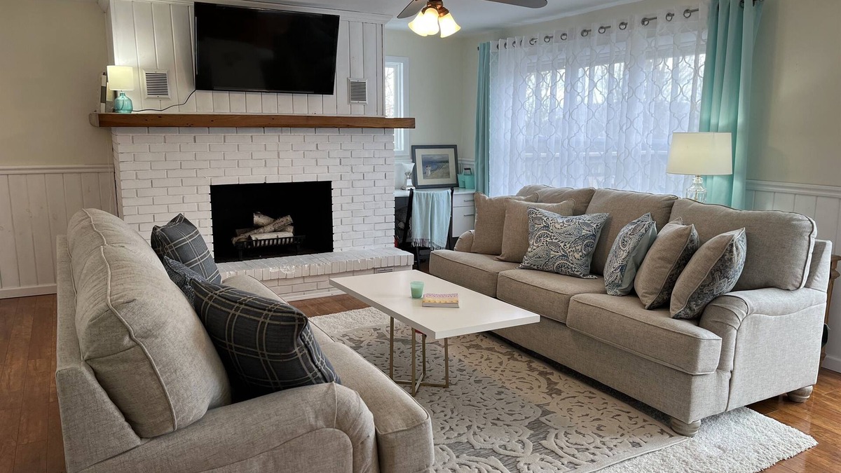Oneonta House | Eagle's Nest - Remodeled 3 bdrm, min to All Star