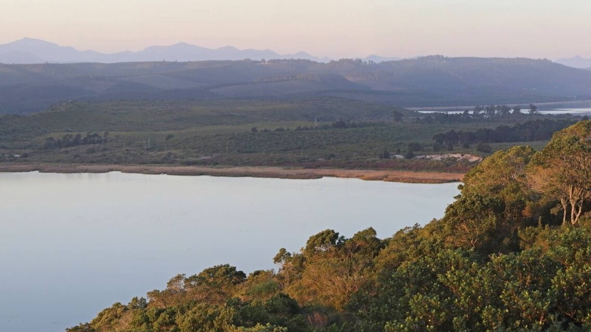 Sedgefield Resort | Eagles Nest Resort in the Garden Route has spectacular lake and mountain views